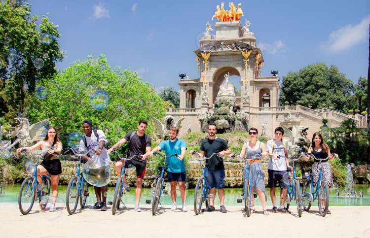 Gothic to Modernisme Bike Tour a Barcelona